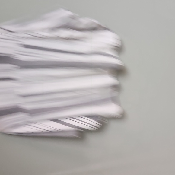 Umgee. Butterfly sleeve gray&white top. Size M. High Low Waist. Crossover fron - Picture 4 of 6